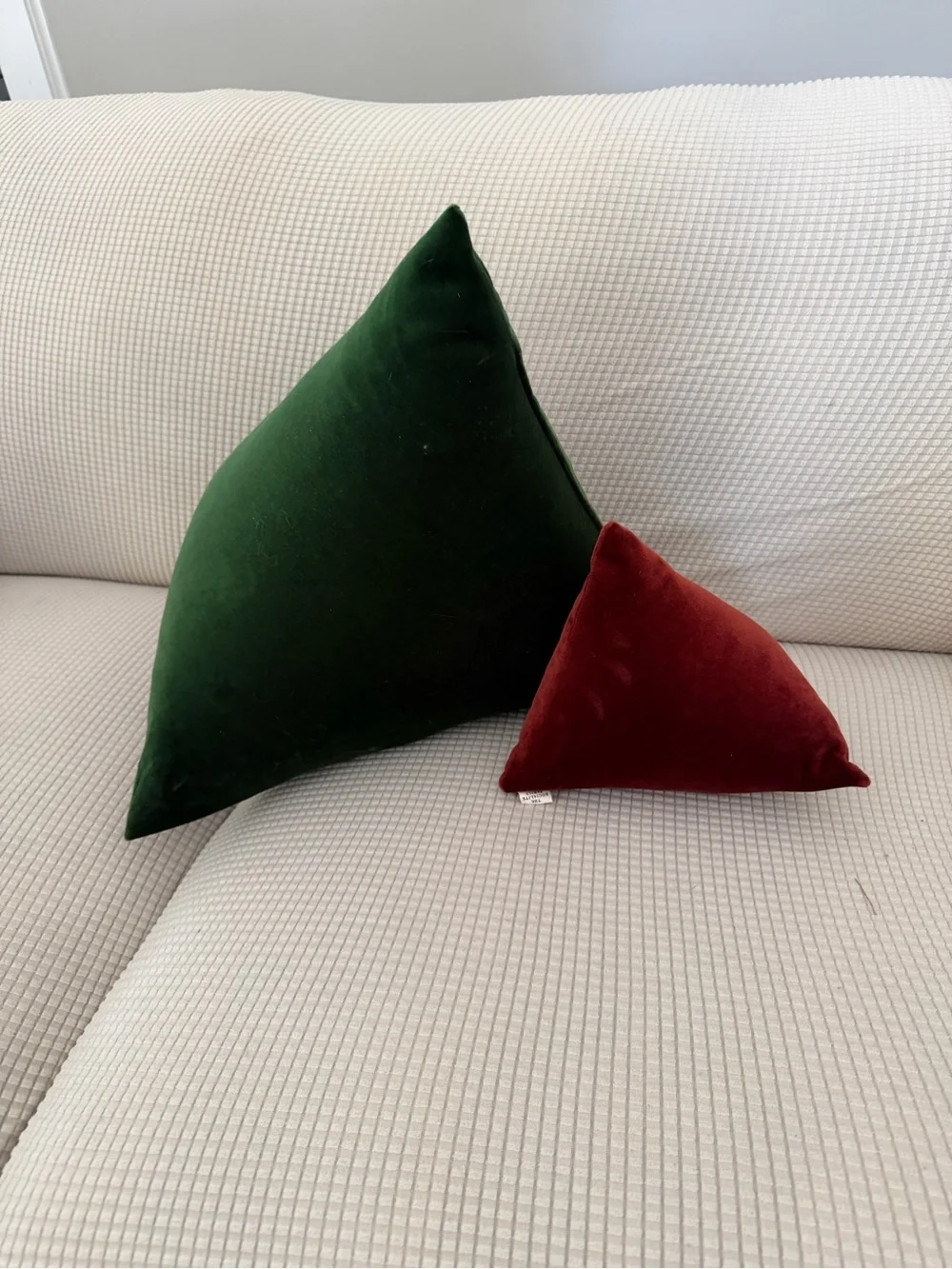 The Socialite Family Divino Pyramid Pillow Set Green & Burgundy holiday
